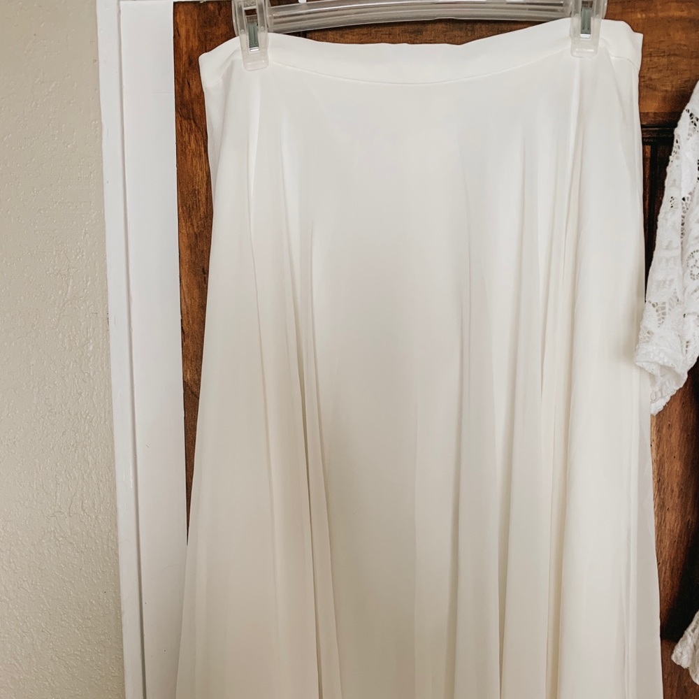 Wedding dress - Picture 4 of 6